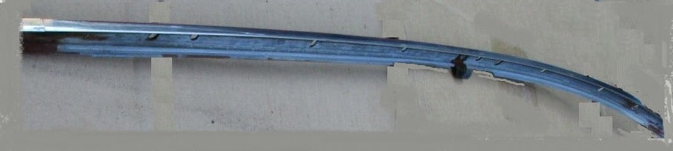 ROOFRAIL CHANNEL ,HOLDS RUBBER LEFT 68-72 A-BODY