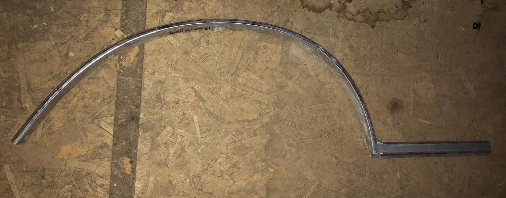 REAR WHEEL OPENING MOLDING, RIGHT 78-80 MONTE CARLO