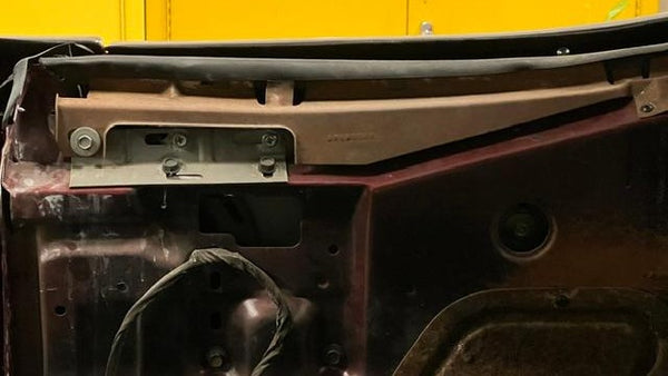 CONV QUARTER TRIM SUPPORT ,RIGHT 71-5 B-BODY