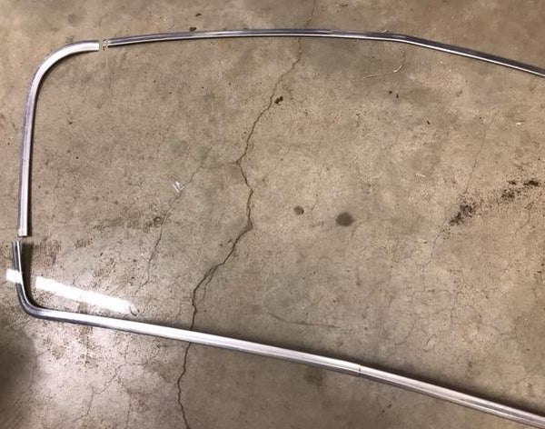 REAR WINDOW MOLDING SET, USED 71-3 B-BODY, 2 DOOR FASTBACK COUP