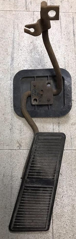 THROTTLE PEDAL ASSEMBLY ,USED  68-72 CUTLASS 442