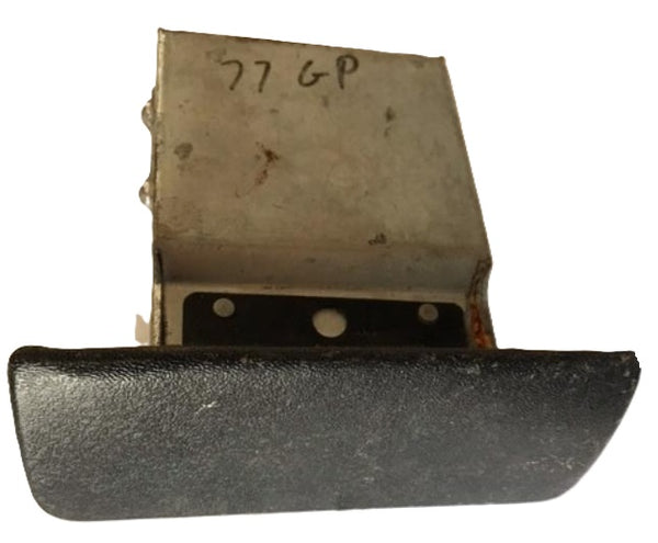 DASH ASHTRAY ,USED 73-77 GRAND PRIX AM CAN