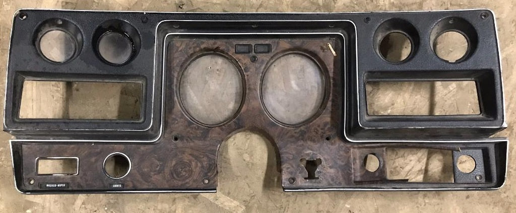 DASH BEZEL ,FOR ROUND GAUGES,USED 73-77 MONTE CARLO