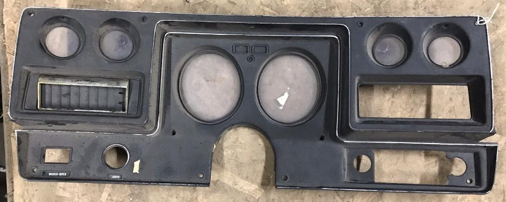DASH BEZEL ,FOR ROUND GAUGES,USED 73-77 MONTE CARLO