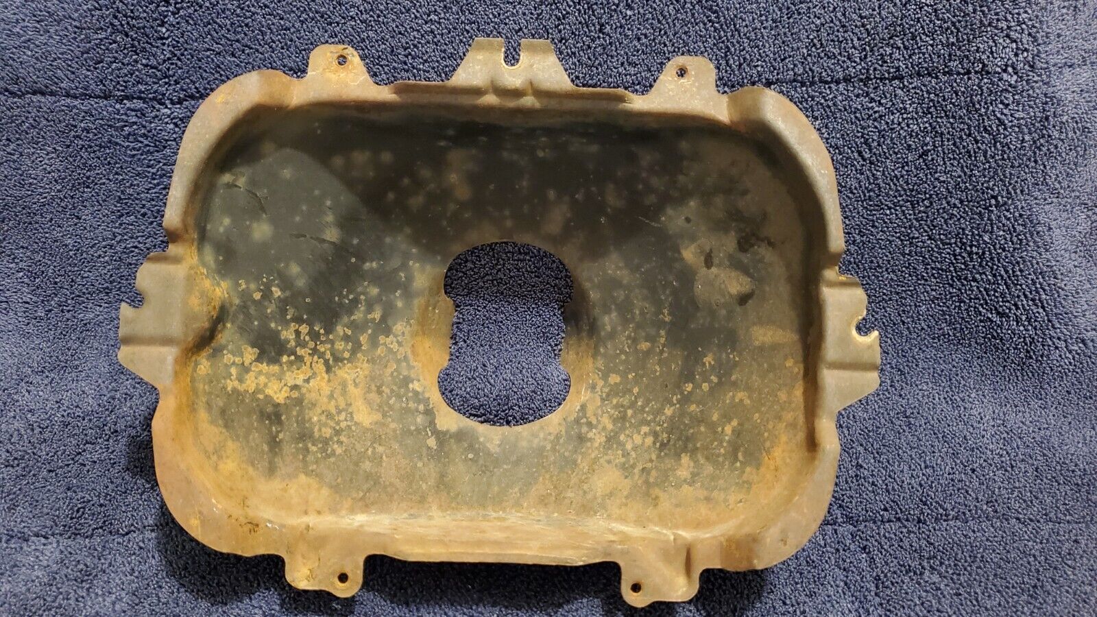 HEADLIGHT BUCKET ,SQUARE USED FOR 2 HEADLIGHT SYSTEM 77-92