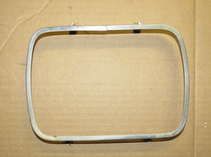 HEADLIGHT RETAINER ,SQUARE USED FOR 2 HEADLIGHT SYSTEM 77-92