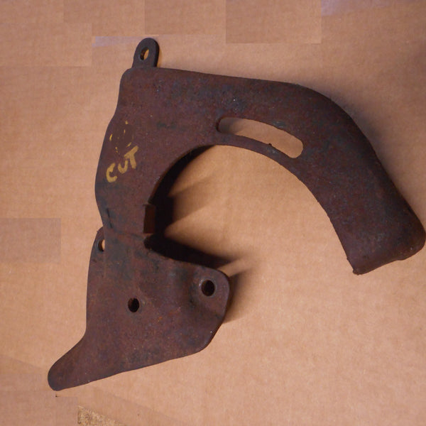 PS PUMP UPPER BRACKET,USED V8  77-90 OLDS