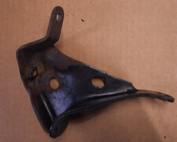 PS PUMP LOWER BRACKET ,V8 USED 76-90 OLDS