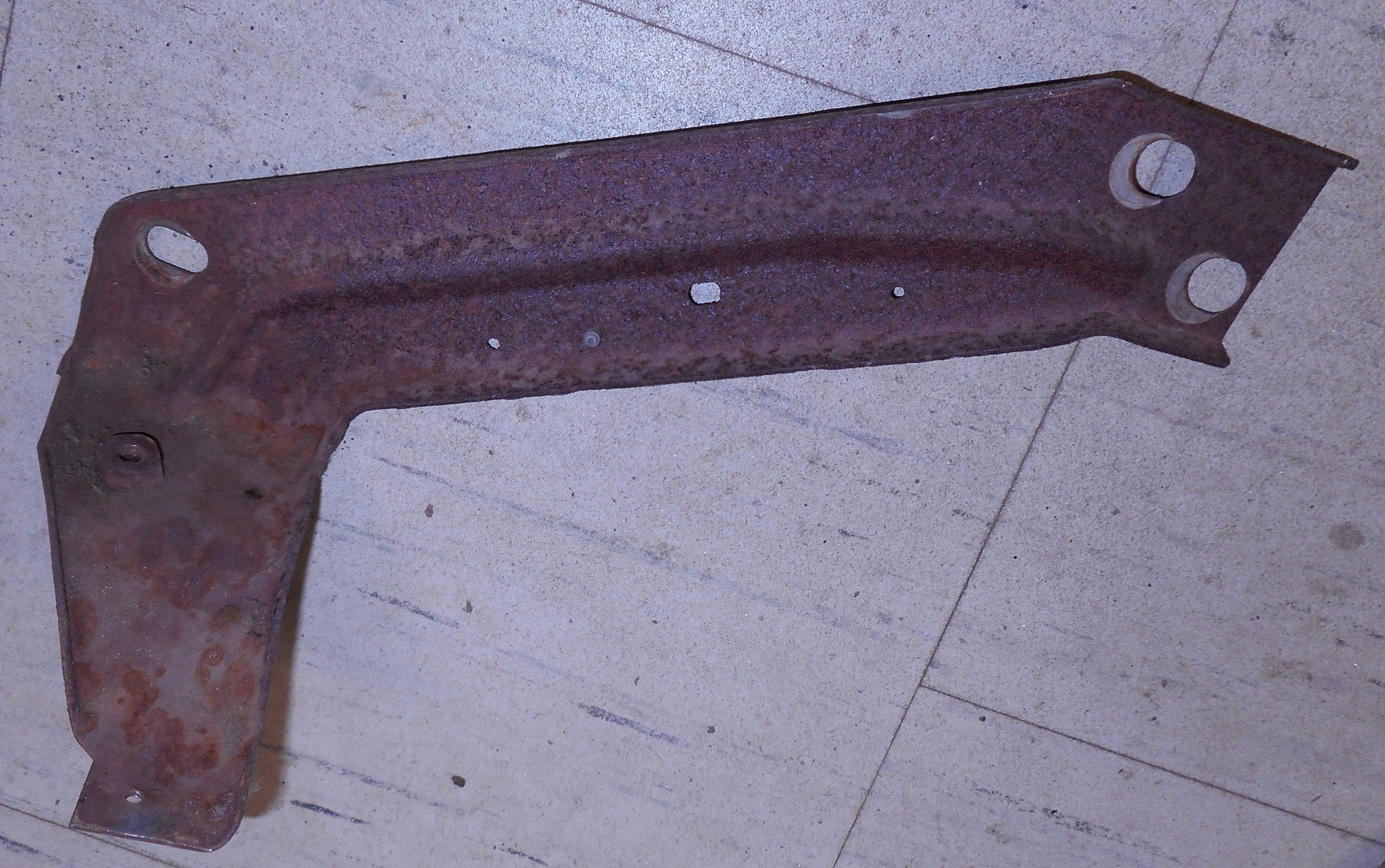 DASH BRACKET ,LEFT LOWER USED 70-81 CAMARO