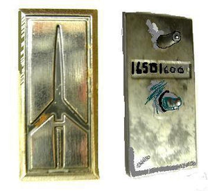 ROOF EMBLEM, ROCKET, 81-88 CUT, EA, CAST# 1600, 2 PEG MOUNTING, USED