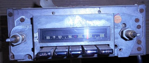 RADIO ,ORIGINAL, AM/FM, STEREO, w/KNOBS, USED 69-72 GP