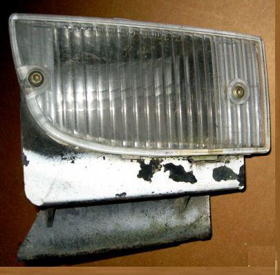 PARK LIGHT ASSEMBLY, RH, 91-2 FB TA, INCLUDES BRACKET HOUSING LENS, USED