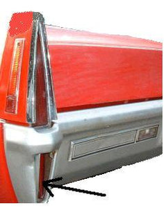TAIL LIGHT LENS, LOWER, 70 DEVILLE, RED REFLECTOR, USED, FITS LH & RH