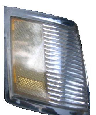FRONT MARKER LIGHT, RH, 2 DOOR, 84 RE, PAINTED EDGE, CAST# 3521, USED