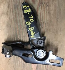 CONV TOP LATCH HANDLE ,RIGHT USED 65-70 B-BODY