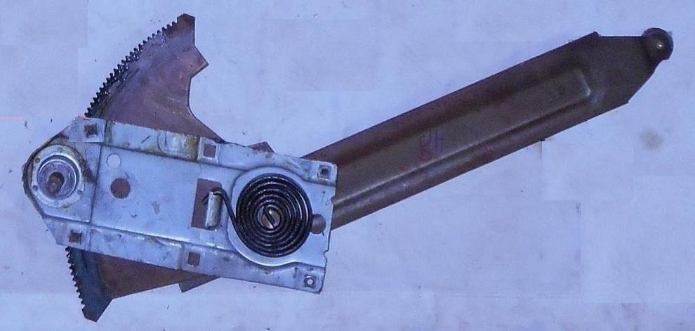 DOOR GLASS REGULATOR, MANUAL LEFT USED 71-76 B-C-E-BODY