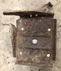 REAR SHOCK LOWER PLATE ,RIGHT USED 63-67 NOVA