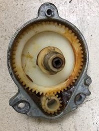 TOP MOTOR GEAR BOX ,USED 71-75 B-BODY & 76 ELDO,