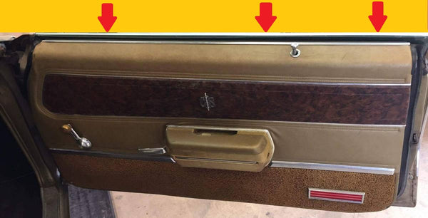 TOP OF DOOR MOLDING ,RIGHT USED 70-72 CUTLASS SUPREME