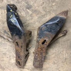 FRONT BUMPER BRACKETS  ,4PCS USED 70 SKYLARK GS