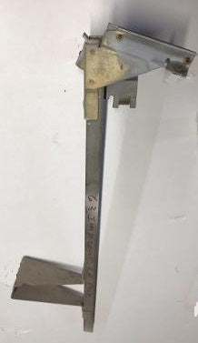 DOOR GLASS VERTICAL TRACK ,LEFT 61- 64 B&C-BODY