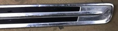 FENDER CENTER MOLDING ,RIGHT USED 64 NOVA