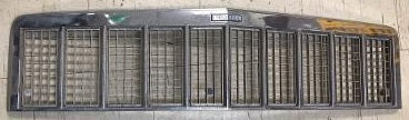FRONT GRILL ,USED 75 CHEVELLE MALIBU ELCAMINO