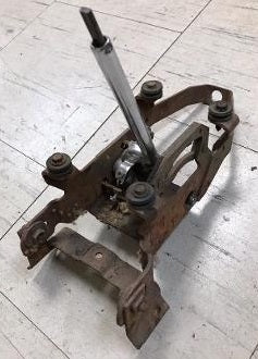 FLOOR SHIFTER ,AUTO USED 68 GRAND PRIX CAT BONN