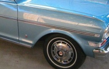 FENDER CENTER MOLDING, RIGHT, USED, 63 NOVA