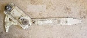 DOOR REGULATOR ,RIGHT USED MANUAL 64-67 GM A-BODY