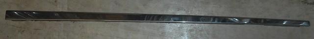 TOP OF DOOR MOLDING ,RIGHT USED 70-72 CUTLASS SUPREME