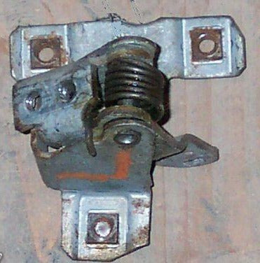 INSIDE DOOR OPENING CONTROL ,RIGHT 68-9F DLX,68-70 BOPC
