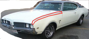 FENDER PEAK MOLDING ,LEFT USED 69 CUTLASS 442,
