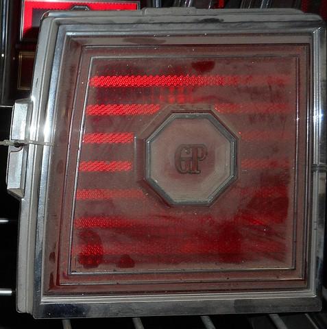 TAIL LIGHT LENS ASSEMBLY, LEFT SIDE, USED, LENS & HOUSING, 1 PC UNIT