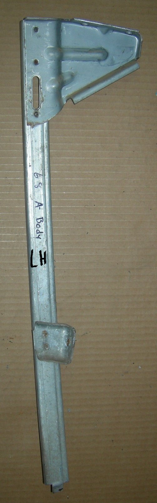 DOOR GLASS TRACK, LEFT REAR VERTICAL 68 GM A-BODY