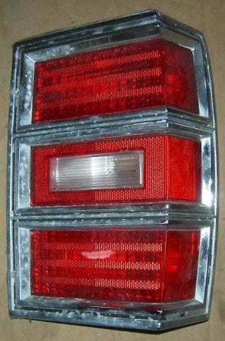TAIL LIGHT ASSEMBLY, RH, 80-90 WAG CP IM, USED