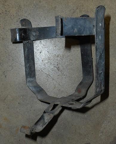 AC MUFFLER CLAMP, USED