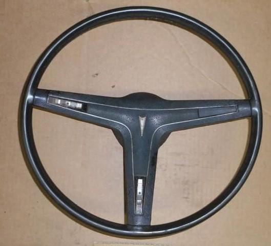 STEERING WHEEL, DLX, 69-75 PONTS, VINYL, 3 SPOKES, DARK GREEN, USED –  Chicago Muscle Car Parts , Inc.