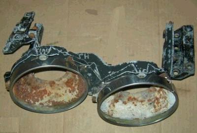 HEADLIGHT DOOR MOUNTING PLATE, RH, 68-9 RIV, USED