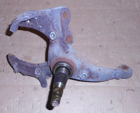FRONT SPINDLE ,RIGHT USED 82-92 CAMARO FIREBIRD