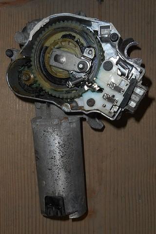 WIPER MOTOR ,W/DELAY USED 75-87 MOST GM CARS