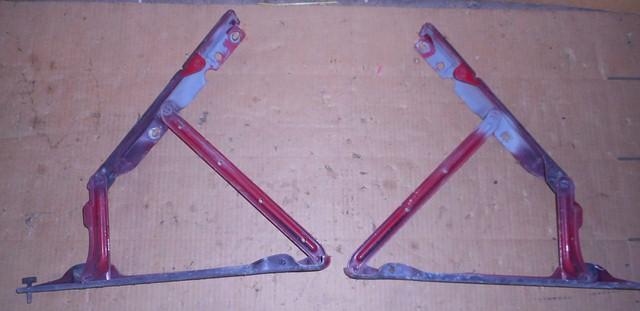 HOOD HINGES, PAIR, USED, NO STRUT