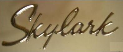 QUARTER ROOF EMBLEM ( SKYLARK ) NEW REPRO   EA