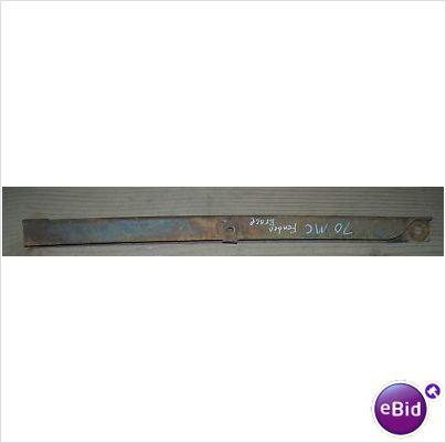 FRONT WHEEL WELL BRACE, RH, 70-2 MC, L-SHAPED, REAR OF SKIRT, USED