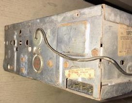 RADIO ,ORIGINAL ,AM PUSH BUTTON USED 65 66 CORVAIR