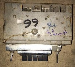 RADIO ,ORIGINAL ,AM PUSH BUTTON USED 66 CHEVELLE