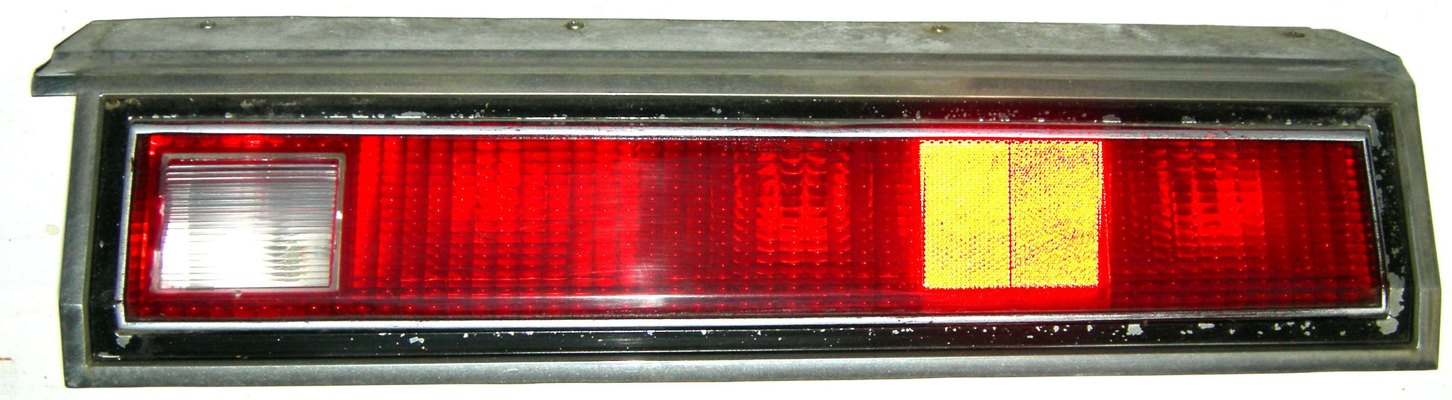 TAIL LIGHT ASSEMBLY, RH, 78 RE, USED, LENS BEZEL HOUSING, CHROME BEZEL