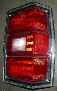TAIL LIGHT ASSEMBLY, RH, WAGON, 77-9 CP STA-WAGONS, LENS BEZEL HOUSING, USED