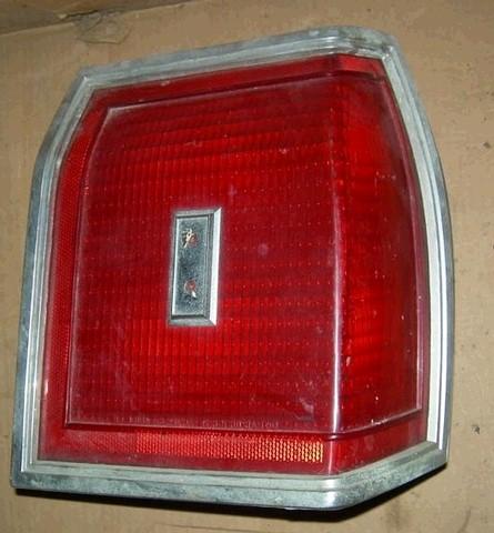 TAIL LIGHT ASSEMBLY, RH, ALL RED LENS, USED