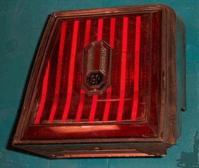 TAIL LIGHT LENS, LH, 81-4 GP, USED, LENS & HOUSING, 1PC UNIT